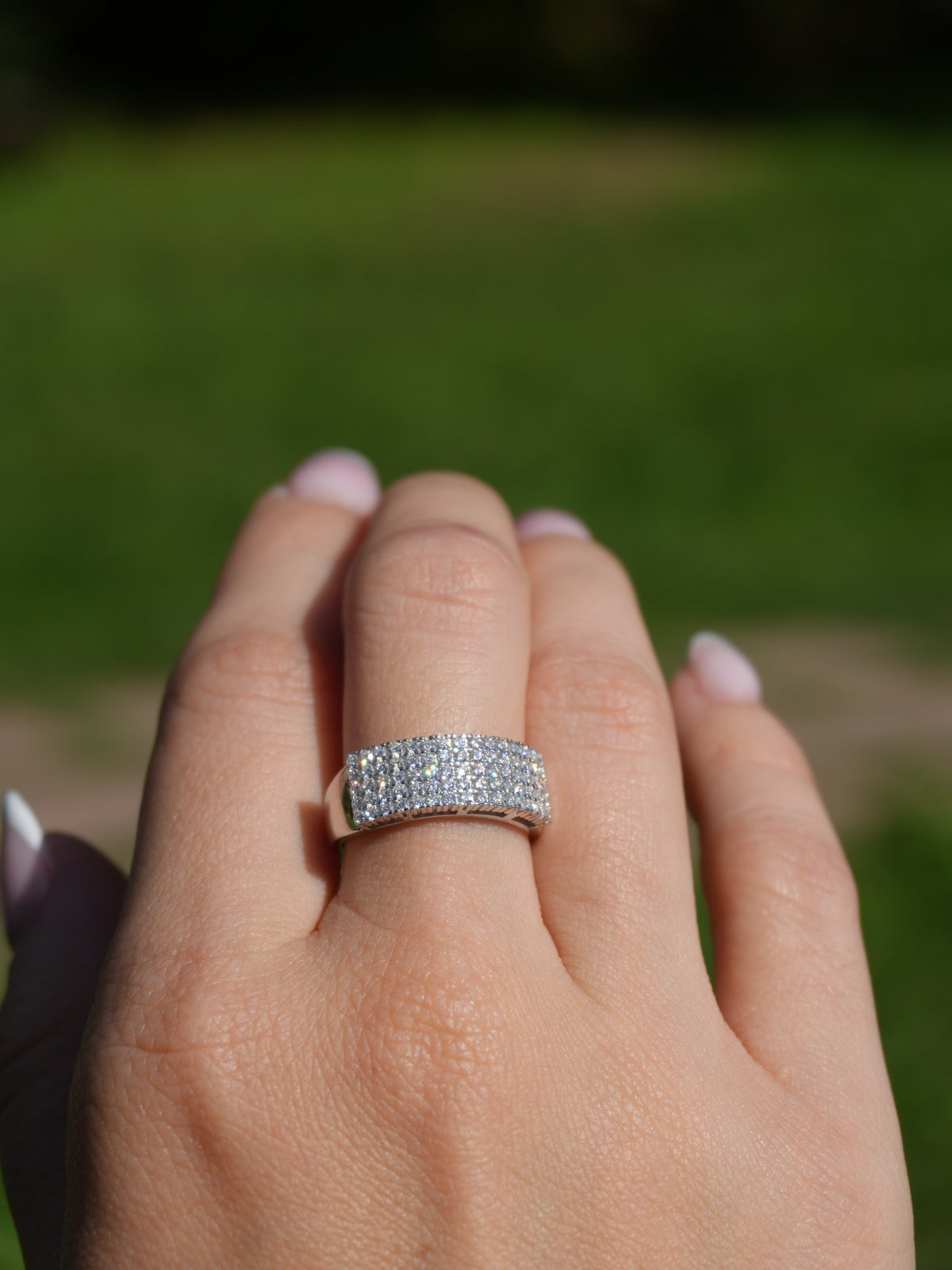 Anello Mila – Riviera Moissanite Cinque File Micro Pavé 7 mm | Argento 925