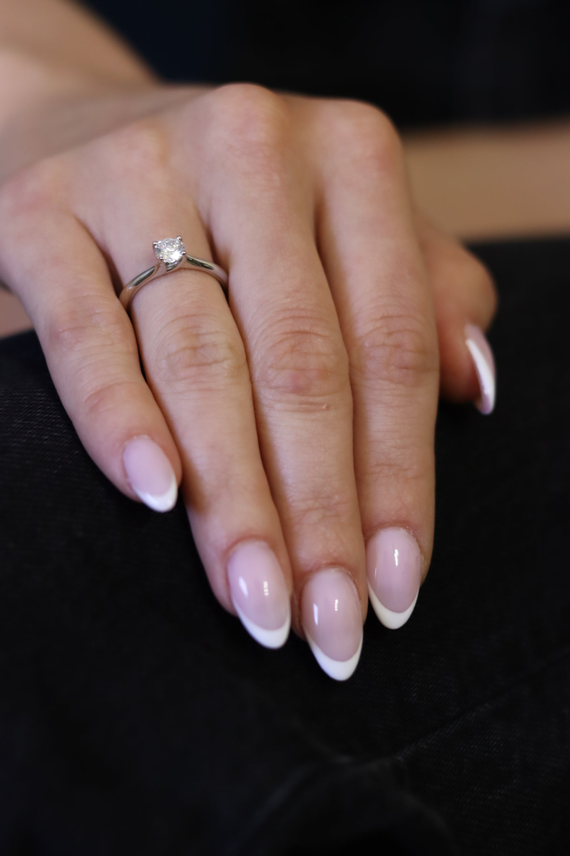 Anello Ninfea – Solitario Moissanite 5mm | Argento 925 | Anello di Fidanzamento