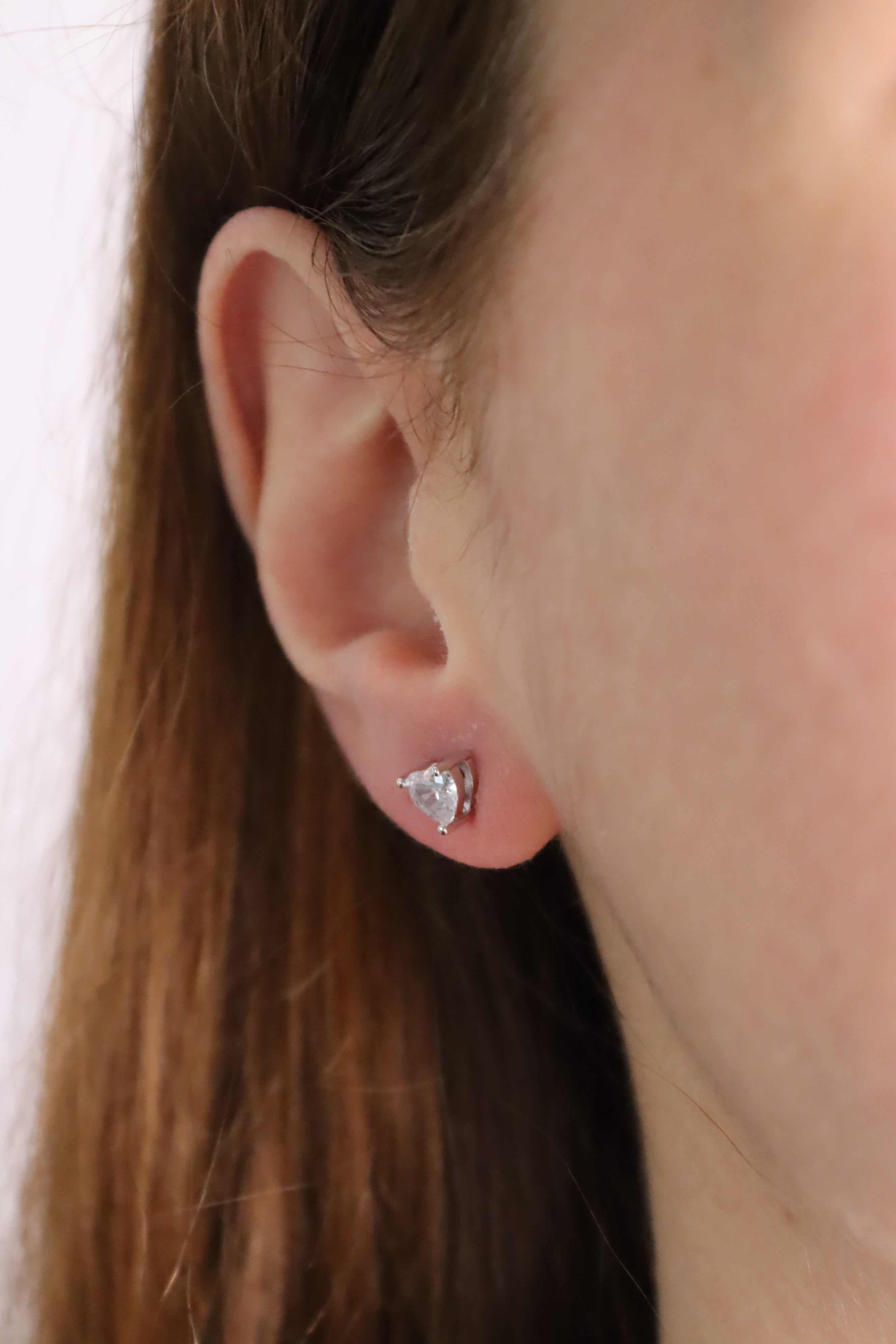 Orecchini A Lobo 4mm Zircone Bianco Cuore Daisy- Orecchini Donna Argento 925