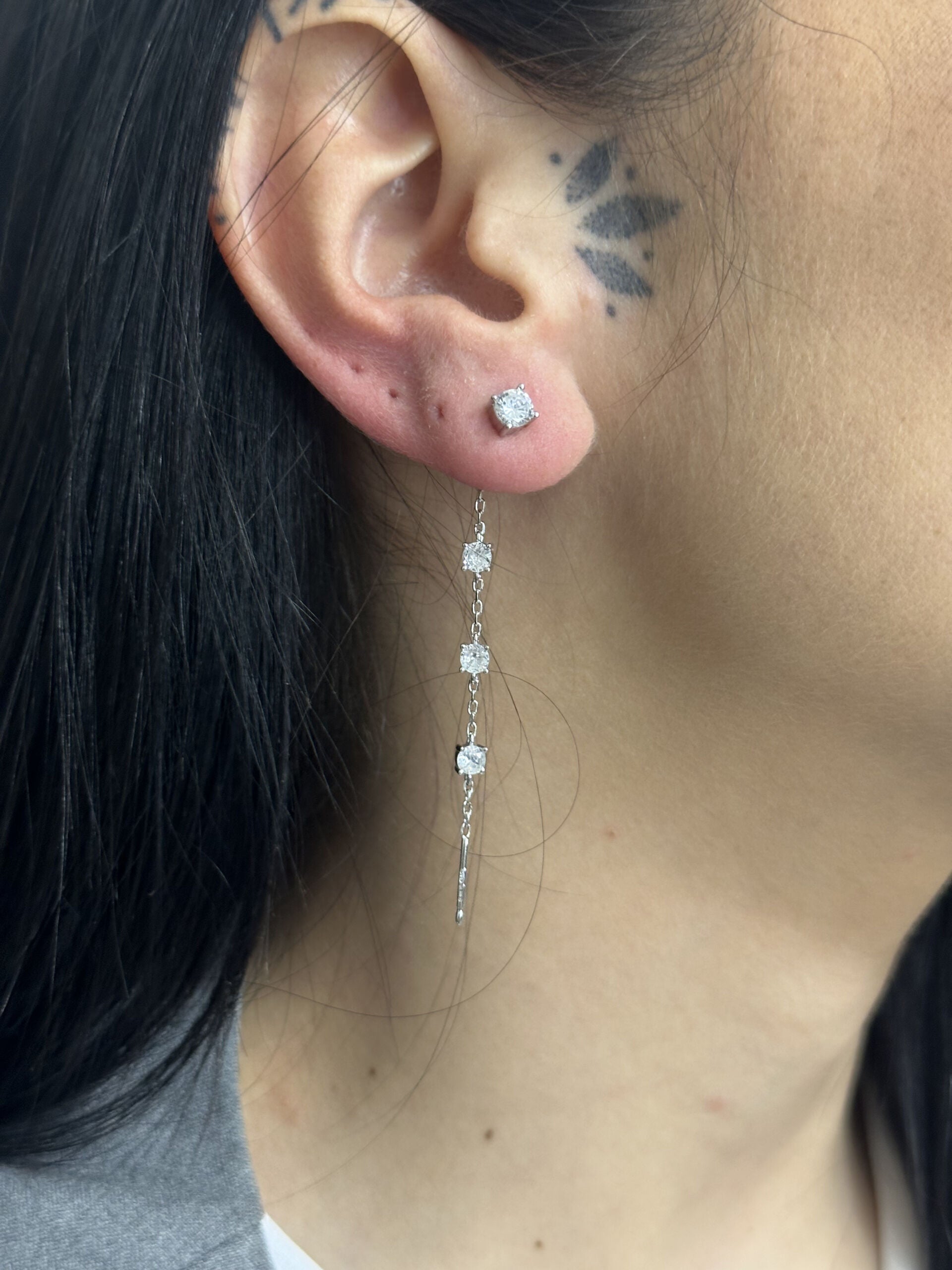 Orecchino Mono Punto Luce Bianco Con Charm Pendenti - Orecchino Donna Argento 925