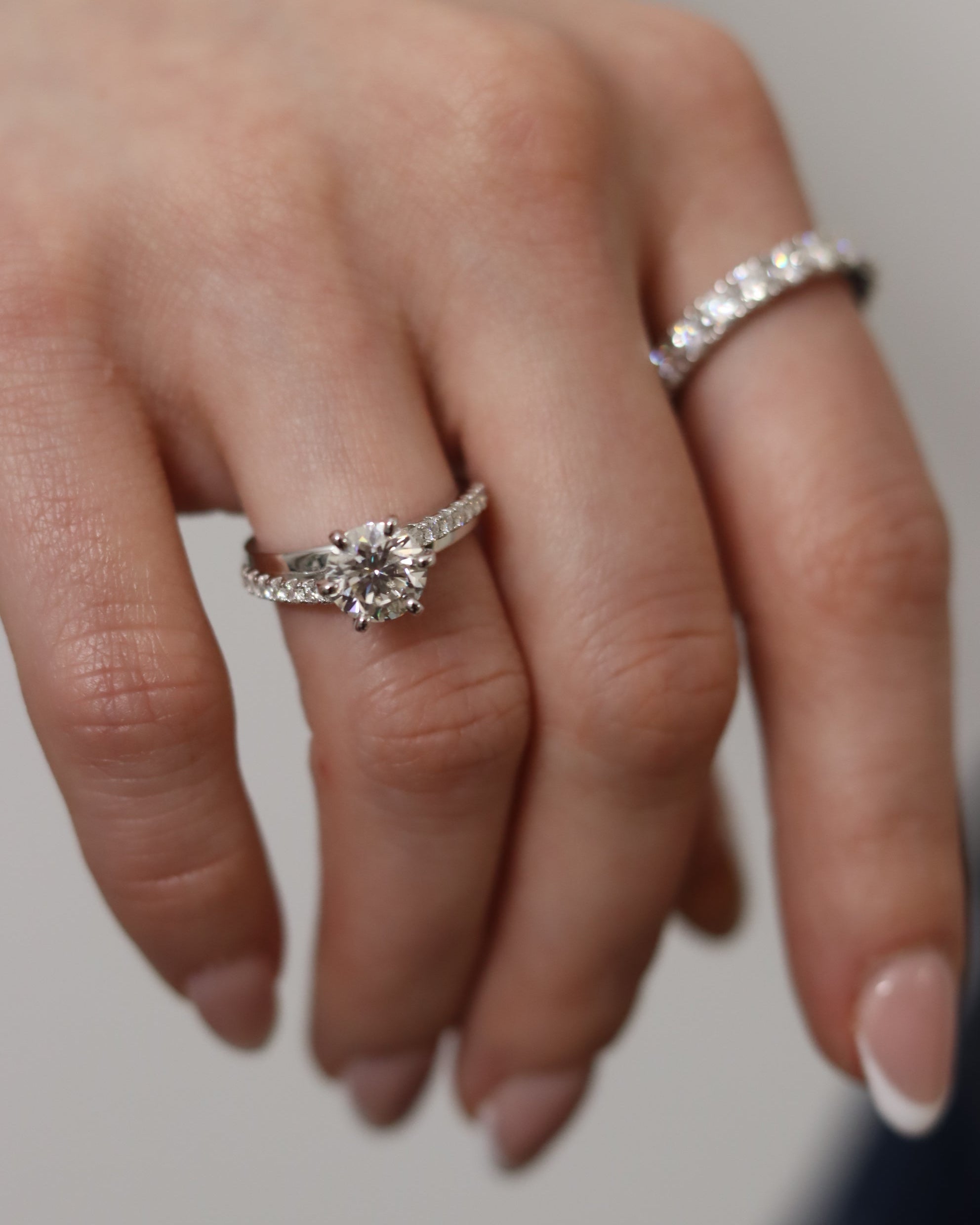 Anello Ciclamino Moissanite