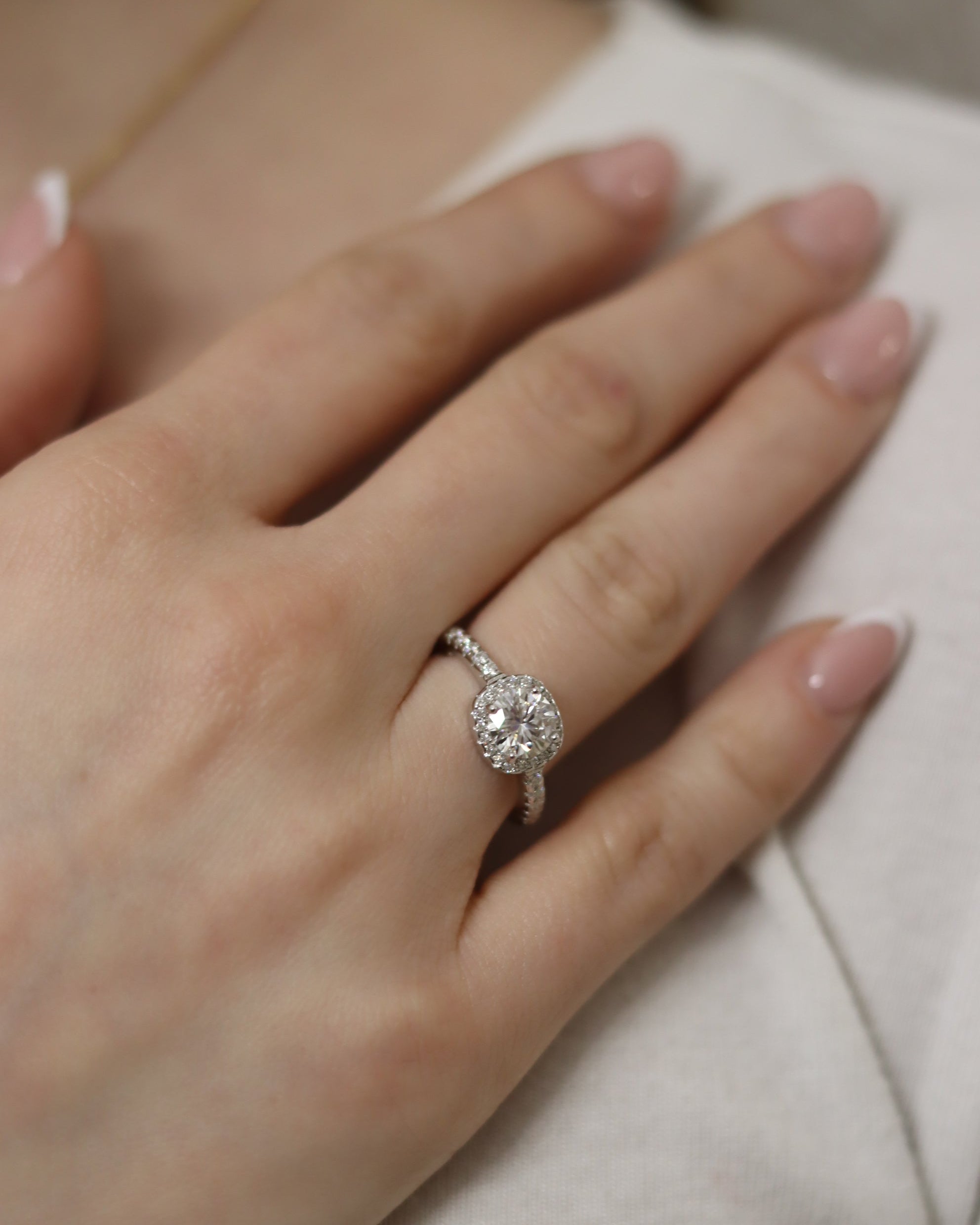 Anello Caprifoglio Moissanite