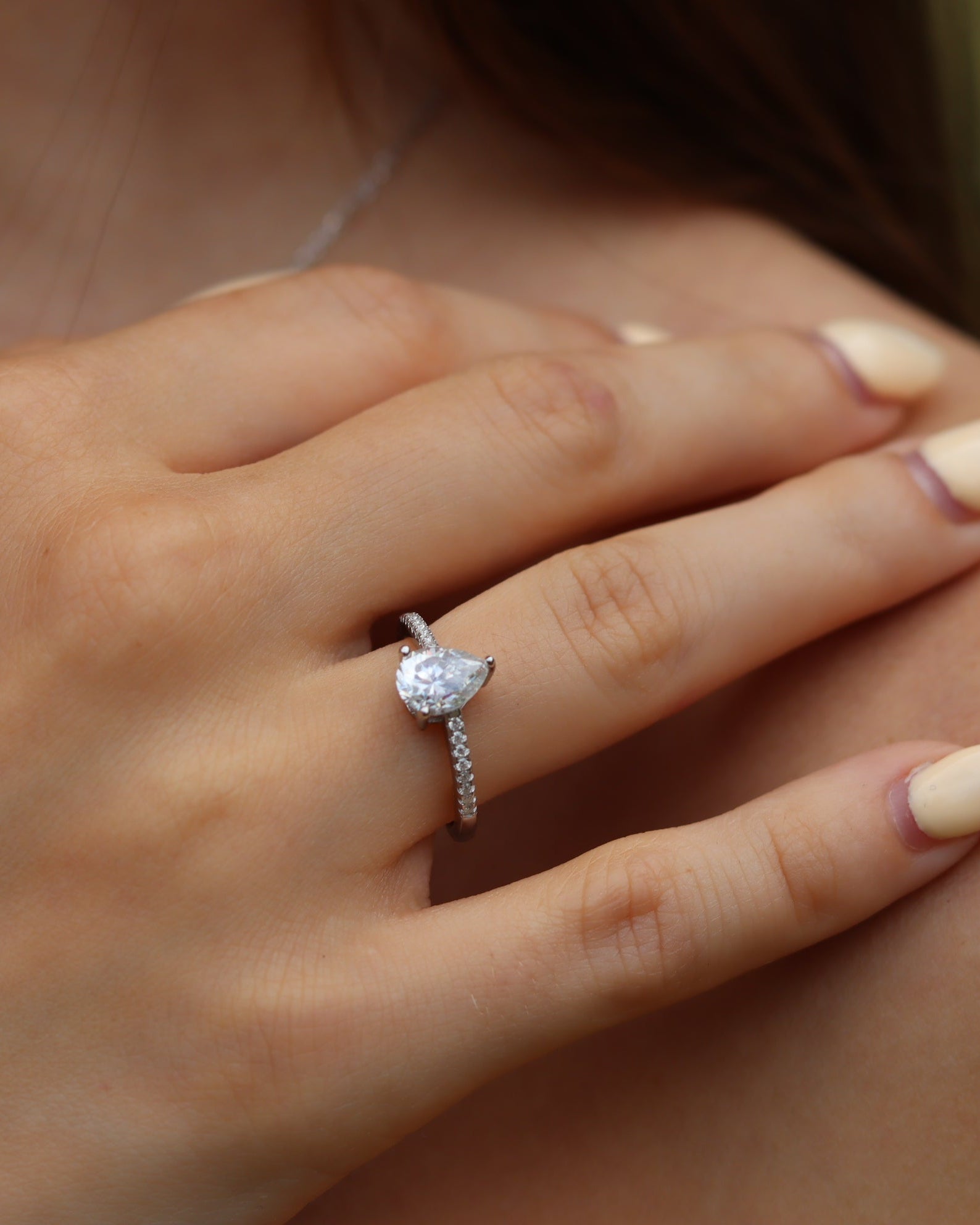 Anello Zagara – Solitario Moissanite 6*8mm 3 Griffe | Argento 925